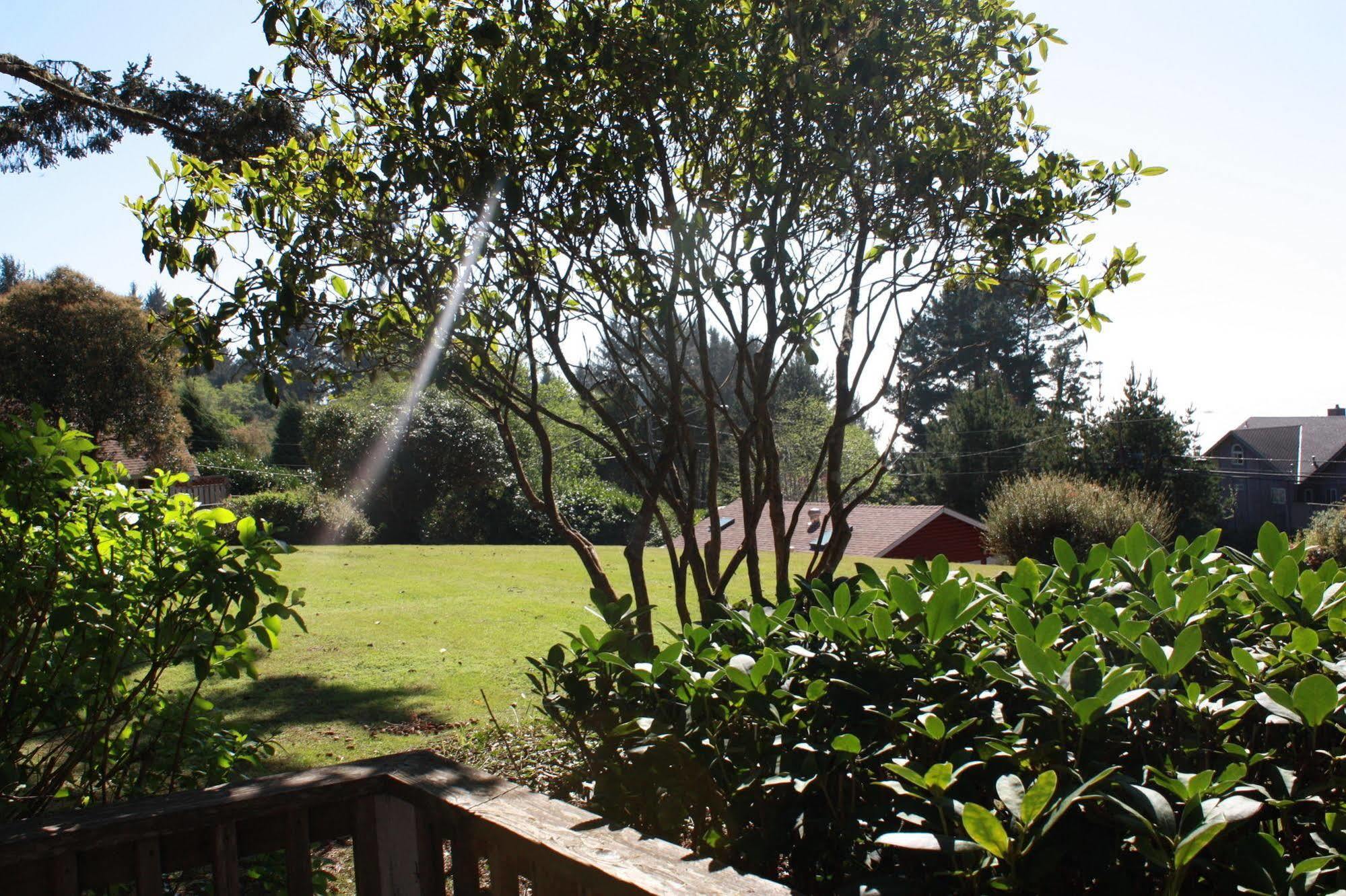 View Crest Lodge Trinidad Buitenkant foto